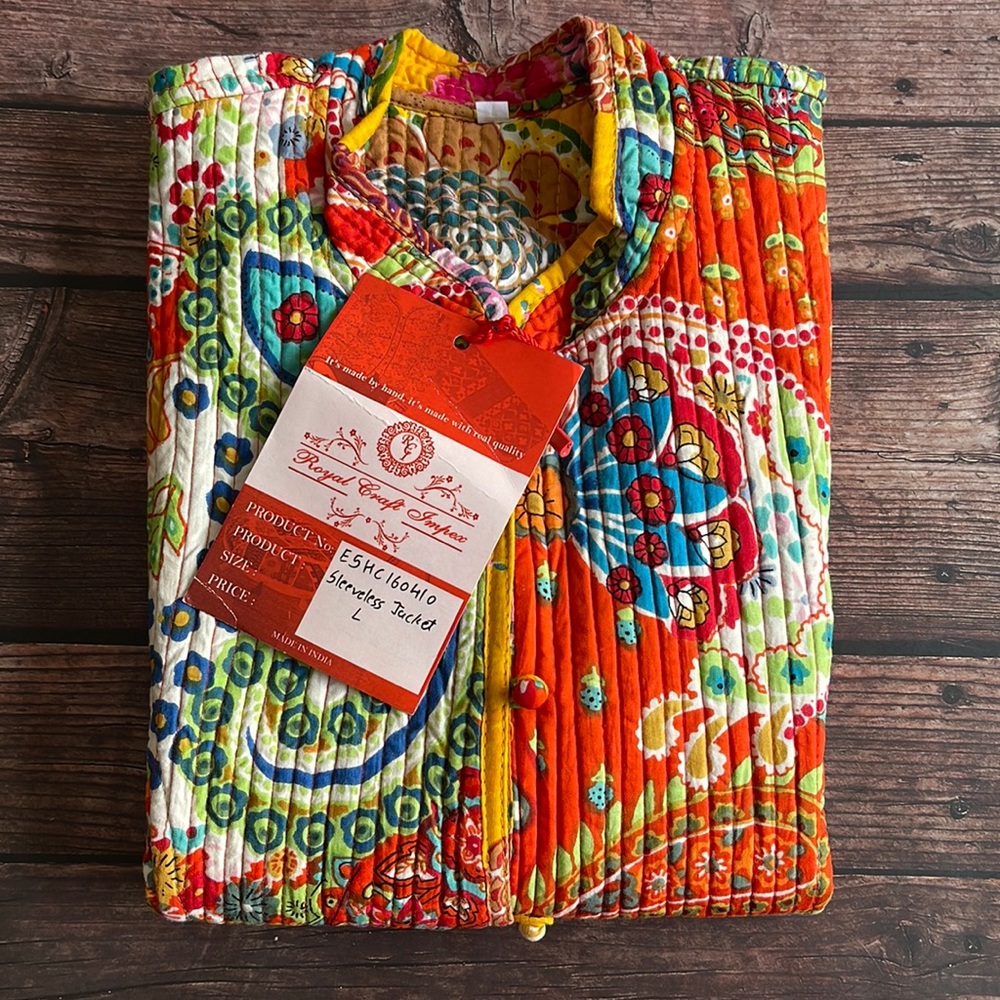 HANDCRAFTED | Royal Craft Impex reversible sleeveless jacket - Picture 3 of 11